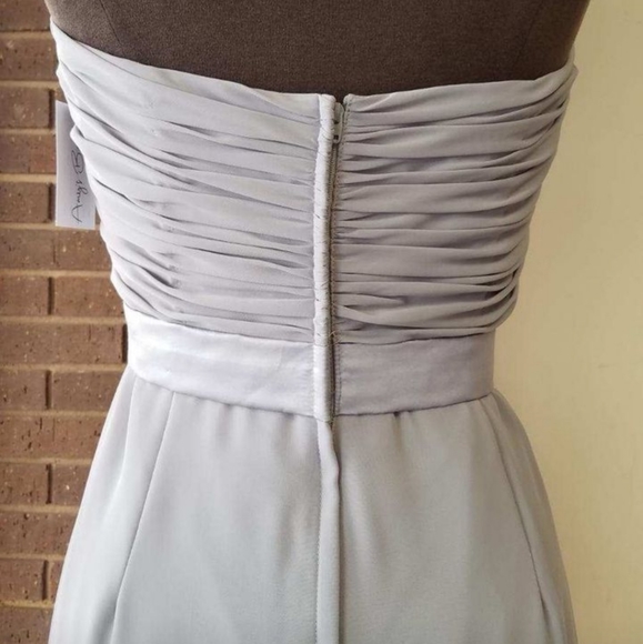 Pretty Platinum Dress (size 18) - Picture 2 of 8